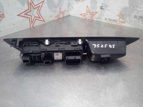 Foto 4ª: Botonera Elevalunas Peugeot 208 ALLURE 101CV 74KW [HN05/PSA] (2021)