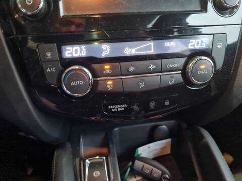 Foto 1ª: Mando Calefacción A. A. Nissan Qashqai ACENTA 116CV 85KW [HRA2DDT] (2014)