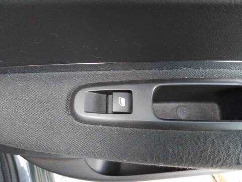 Foto 3ª: Botonera Elevalunas Peugeot 3008 1.6 HDI FAP 114CV 84KW [9H05] (2013)