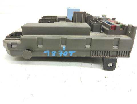 Foto 2ª: Caja Reles Fusibles Citroen C5 2.0 HDI 90 X BERLINA 90CV 66KW [RHY] (2003)