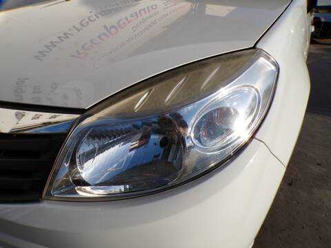 Foto 1ª: Faro Izquierdo Dacia Sandero D4F F7 (2010)