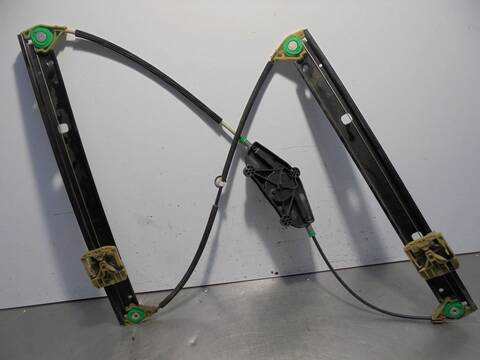 Foto 3ª: Elevalunas Eléctrico Delantero Derecho Audi A4 BASICO AVANT 143CV 105KW [CAG] (2008)