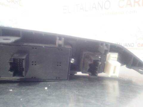 Foto 2ª: Botonera Elevalunas Opel Antara EXCELLENCE 4X4 184CV 135KW [Z22D1] (2013)