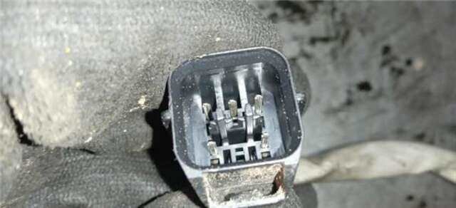 Foto 3ª: Cerradura Puerta Delantera Derecha Hyundai Getz 1.3 [G4E-A]