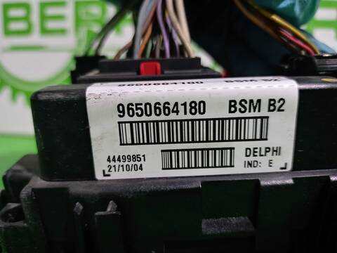 Foto 2ª: Caja Reles Fusibles Peugeot 307 1.6 16V CAT 109CV 80KW [9HY] (2004)