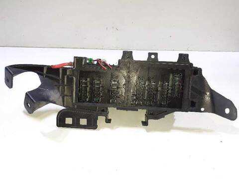 Foto 3ª: Caja Reles Fusibles Mercedes Clase G 230 500 4-MATIC 164.886) 388CV 285KW [M273963] (2006)