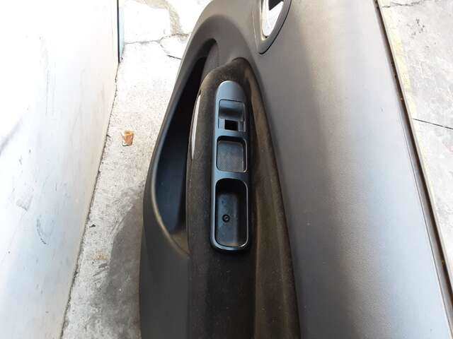 Foto 3ª: Puerta Delantera Derecha Citroen C3 1.6 16V120CV PICASSO [5FS] (2012)