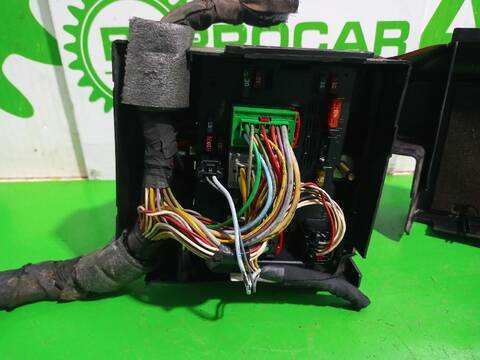 Foto 3ª: Caja Reles Fusibles Citroen Xsara 1.6 16V SATISFACTION 109CV [NFUTU5JP4] (1997)