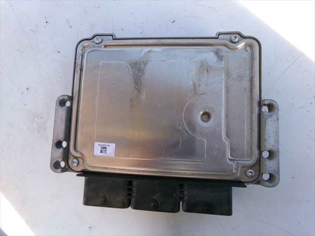Foto 2ª: Centralita Motor ECU Ford Fiesta 1.6 TDCI 2008-2013 [TZJA] (2011)