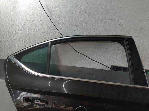 Foto 1ª: Puerta Trasera Derecha Skoda Superb 190 CV 140KW [DFCA DFC] (2016)