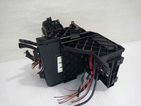 Foto 2ª: Caja Reles Fusibles Seat Toledo EXCLUSIVE 140CV 103KW [BKD] (2004)