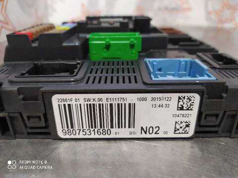 Foto 1ª: Caja Reles Fusibles Peugeot 208 STYLE 100CV 73KW [9H06] (2015)