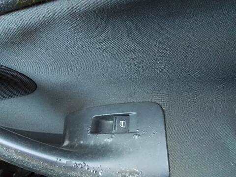 Foto 4ª: Botonera Elevalunas Volkswagen Jetta 2.0 TDI 140CV 103KW [BKD] (2008)
