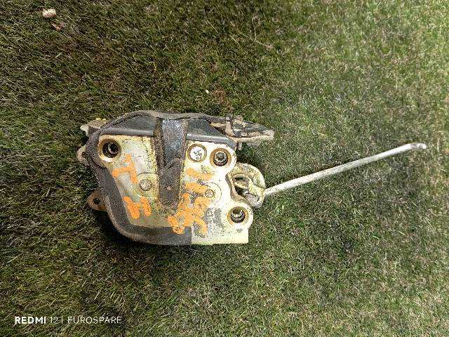 Cerradura Puerta Trasera Izquierda Toyota Hilux 2.5 D-4D KDN165 DOBLE CABINA