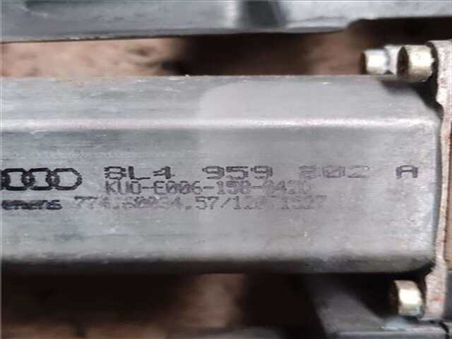 Foto 3ª: Elevalunas Eléctrico Trasero Derecho Audi A3 1.9 TDI AMBIENTE [1.9 LTR. - 96 KW TDI] [ASZ]
