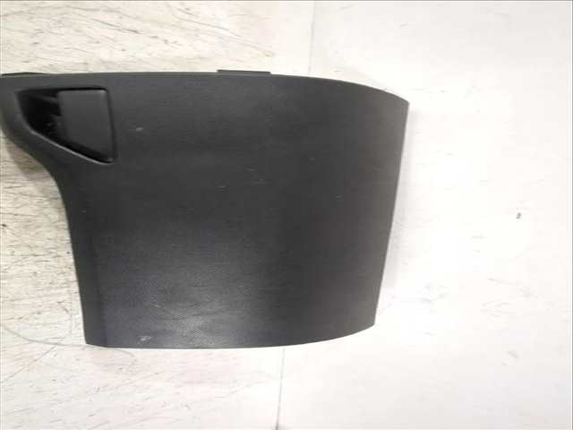 Guantera Toyota Auris 1.6 ZRE151_) 124CV