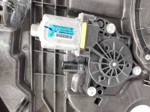 Foto 2ª: Elevalunas Manual Trasero Izquierdo Hyundai i30 1.4 99CV 73KW [G4FA] (2012)