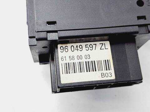 Foto 2ª: Mando Multifuncion Peugeot 206 XR BERLINA 75CV 55KW [KFX] (2000)