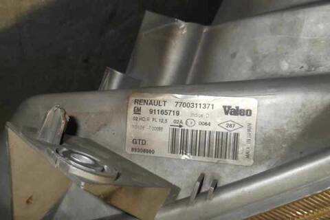 Foto 3ª: Faro Izquierdo Nissan Primastar 2.5 DCI DIESEL CAT 135CV 99KW [G9U B7] (2006)