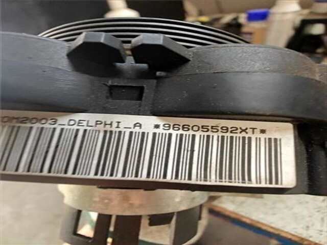 Foto 3ª: Mando Multifuncion Peugeot 307 1.6 XS [1.6 LTR. - 80 KW HDI FAP CAT (9HZ - DV6TED4)] [9HZ / DV6TED4]