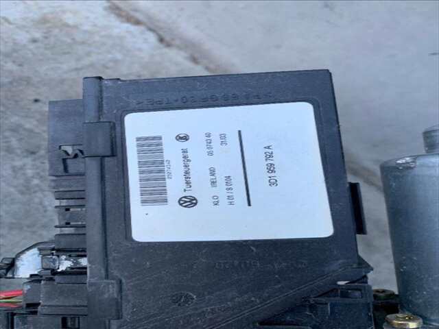 Foto 2ª: Elevalunas Eléctrico Delantero Derecho Porsche Cayenne CAYENNE S4.5 0CV [M48/00] (2005)