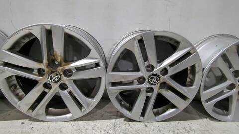 Foto 3ª: Juego LLantas Toyota Corolla 1.8 VVTI HYBRID ZWE219) HATCHBACK 140CV [2ZR-FXE] (2018)