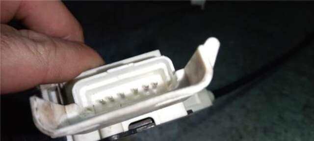 Foto 3ª: Cerradura Puerta Delantera Derecha Peugeot 407 2.0 HDI 135 [RHR (DW10BTED4)]