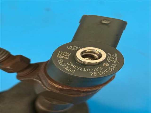 Foto 2ª: Inyectores Opel Insignia 2.0 CDTI [A20DTH A20DTE] (2011)