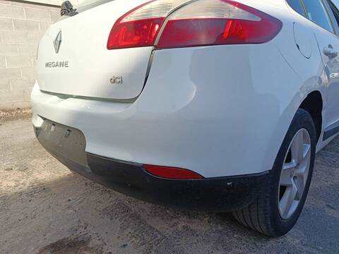 Foto 2ª: Paragolpes Trasero Renault Megane K9K846 BERLINA III BERLINA 5P (2014)