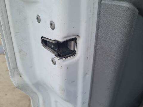 Cerradura Puerta Delantera Izquierda Mercedes Sprinter 310/313/316 CDI 906.135) 129CV 95KW