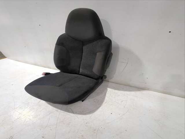 Foto 3ª: Asiento Delantero Izquierdo Peugeot 107 1.4 HDI 54CV 40KW [8HT (DV4TD)] (2007)