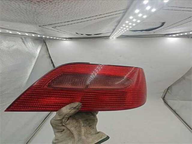 Foto 2ª: Piloto Trasero Derecho Citroen Xsara 2.0 HDI EXCLUSIVE (80KW) [2.0 LTR. - 66 KW HDI CAT (RHY - DW10TD)]