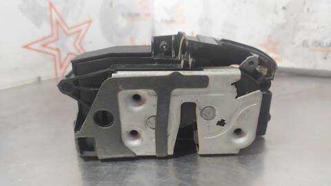 Foto 2ª: Cerradura Puerta Delantera Derecha Ford Focus TITANIUM 125CV 92KW [M1DA] (2012)