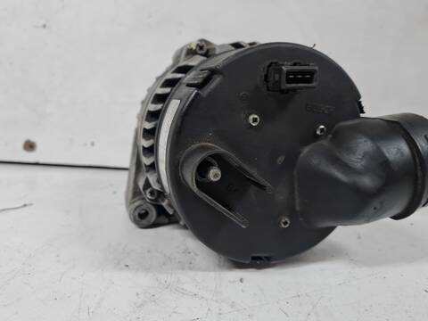 Foto 3ª: Alternador Bmw Serie 5 518 2.0 16V DIESEL CAT BERLINA 136CV 100KW [M47 D20 (20 4 D1)] (1950)