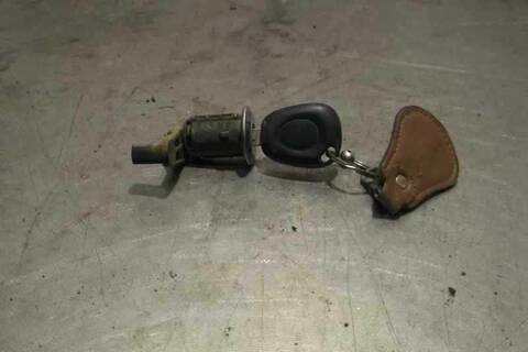 Foto 2ª: Cerradura Puerta Delantera Derecha Renault Megane 1.6E EUROPA HATCHBACK BERLINA 64CV 47KW I BERLINA HATCHBACK BA0) [F8Q N6] (1999)