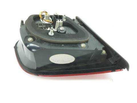 Foto 2ª: Piloto Trasero Derecho Volkswagen Golf 1.6 TDI DPF 105CV [CAYC] (2008)