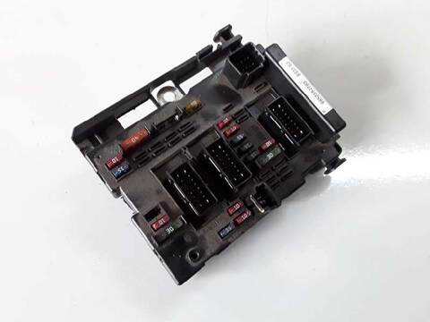 Foto 2ª: Caja Reles Fusibles Peugeot 406 STDT PACK SPORT 109CV (2000)