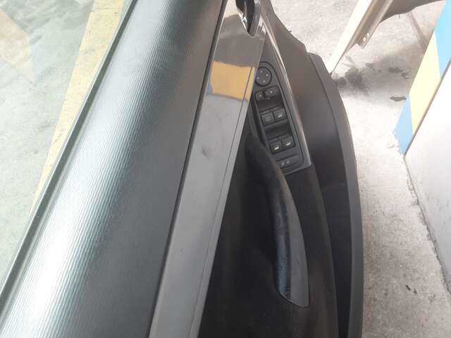 Foto 3ª: Puerta Delantera Izquierda Citroen C4 1.6 HDI 110CV PICASSO [9HZ] (2008)