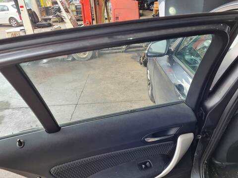 Elevalunas Manual Trasero Izquierdo Bmw Serie 1 114 118D 143CV 105KW