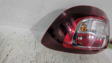 Foto 3ª: Piloto Trasero Derecho Dacia Sandero 1.5 DCI 90CV 66KW [K9K 612,K9K 626] (2013)