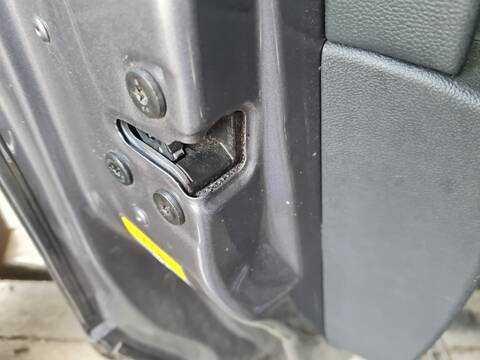 Cerradura Puerta Delantera Izquierda Renault Captur S-EDITION 118CV 87KW