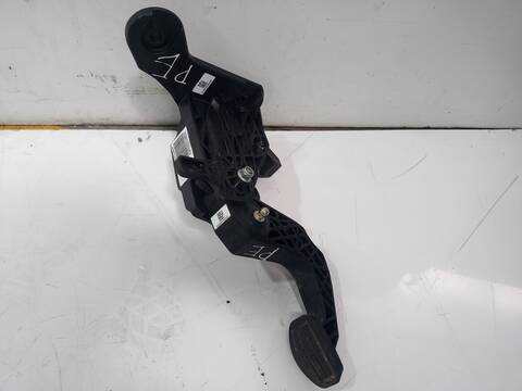 Foto 2ª: Pedal Embrague Jeep Avenger ALTITUDE (2023)