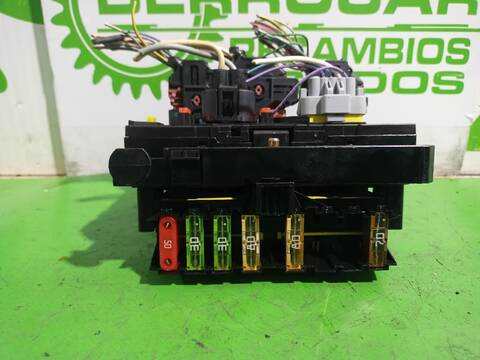 Foto 3ª: Caja Reles Fusibles Peugeot 307 1.6 16V HDI 90CV [9HVDV6ATED4] (2005)