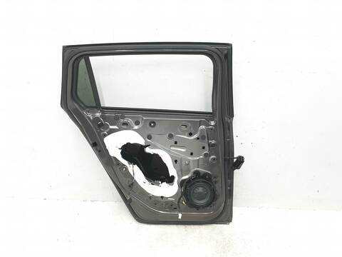 Foto 2ª: Puerta Trasera Izquierda Opel Astra EDITION (2023)