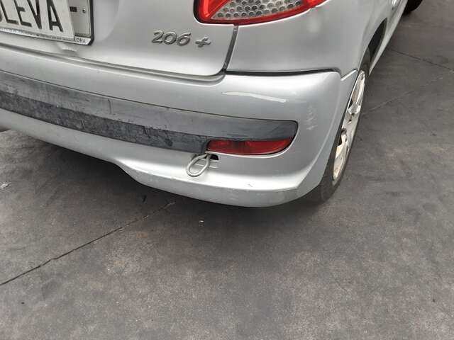 Foto 2ª: Paragolpes Trasero Peugeot 206 1.1 8V60CV [HFX] (2010)