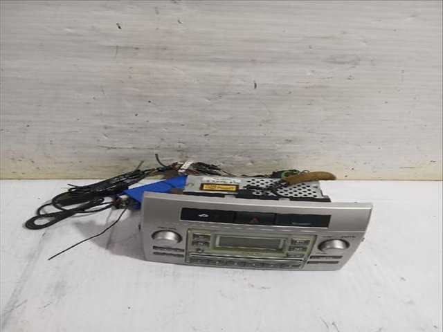 Foto 2ª: Sistema Audio Radio CD Toyota Corolla 2.2 D-4D AUR10_) 177CV [2AD-FHV] (2004)