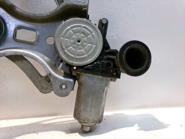 Foto 3ª: Elevalunas Eléctrico Delantero Derecho Toyota Rav4 2.0 G 2000-2005 [1AZFE] (2001)