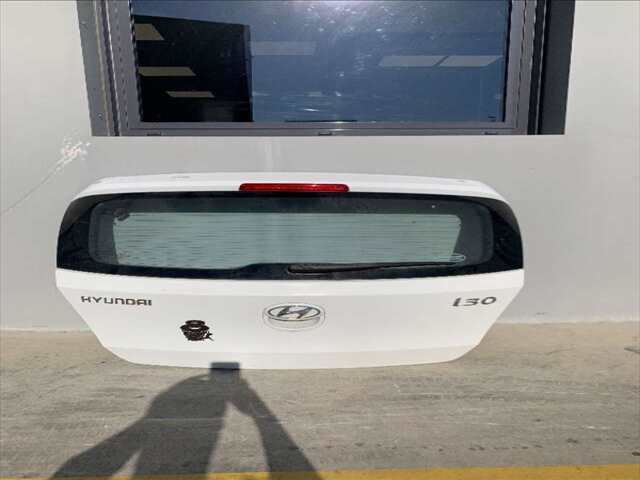 Foto 1ª: Portón Hyundai i30 1396 CC 1.4 LTR) 109CV/80KW 0CV [4FA] (2010)