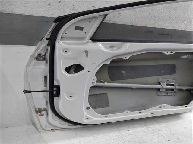 Foto 2ª: Puerta Delantera Derecha Hyundai i40 141 CV 104KW [D4FD]