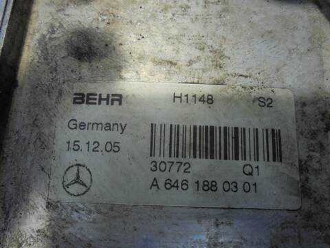 Foto 3ª: Radiador Aceite Mercedes Clase C 160 270 CDI 209.316) COUPE 170CV 125KW [OM612967] (2003)